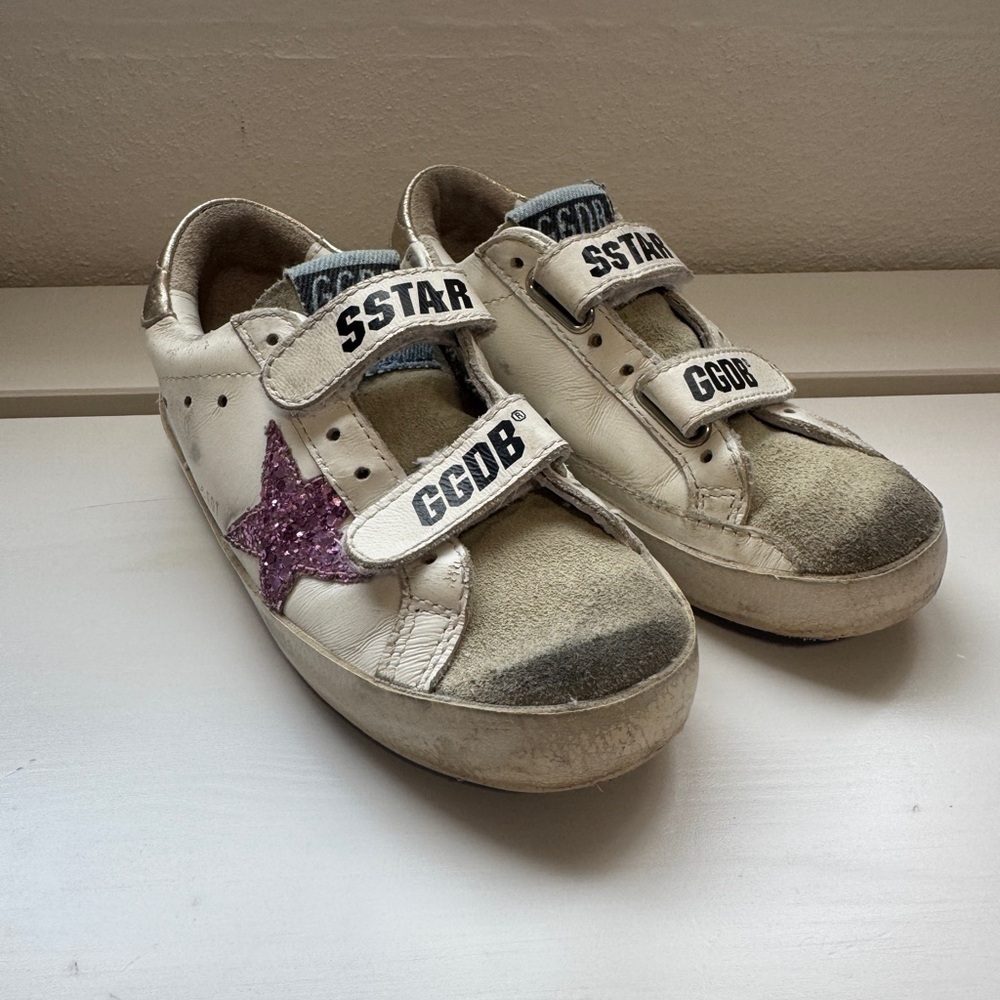 Young Old School in leather with pink glitter star and gold heel tab